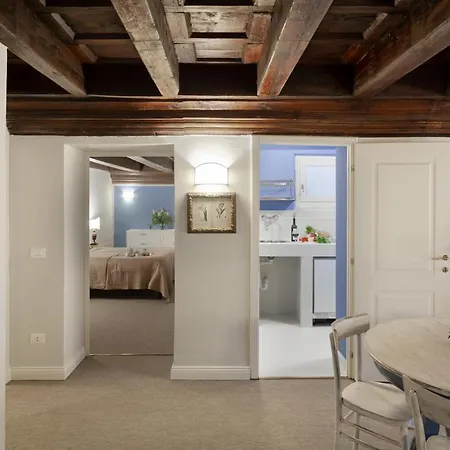 S. Spirito Flat Apartment *